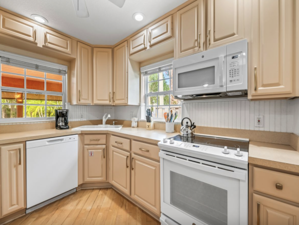 Lido Key Vacation Home with 2 Bedroom and Private Pool